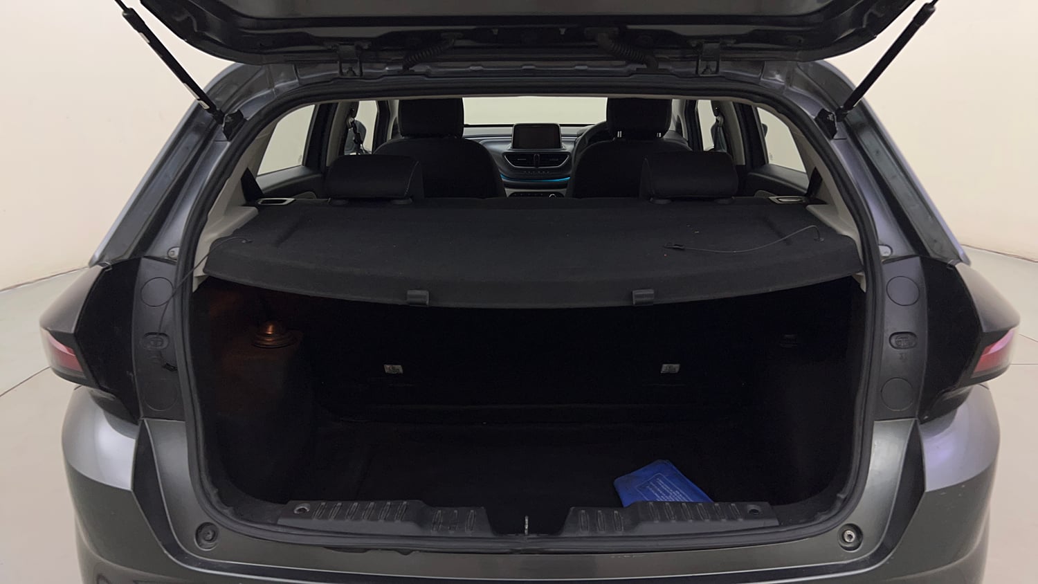 Used 2021 Tata Altroz XZ Petrol Petrol Manual interior DICKY INSIDE VIEW
