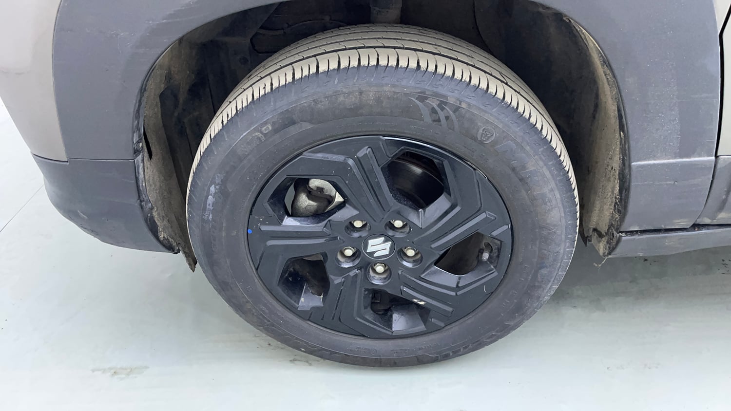 Used 2024 Maruti Suzuki Brezza ZXi Petrol Manual tyres LEFT FRONT TYRE RIM VIEW