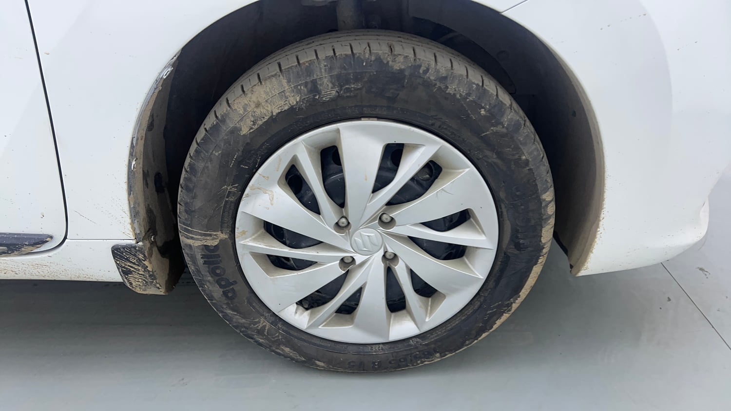 Used 2022 Maruti Suzuki Baleno Delta Petrol Manual tyres RIGHT FRONT TYRE RIM VIEW