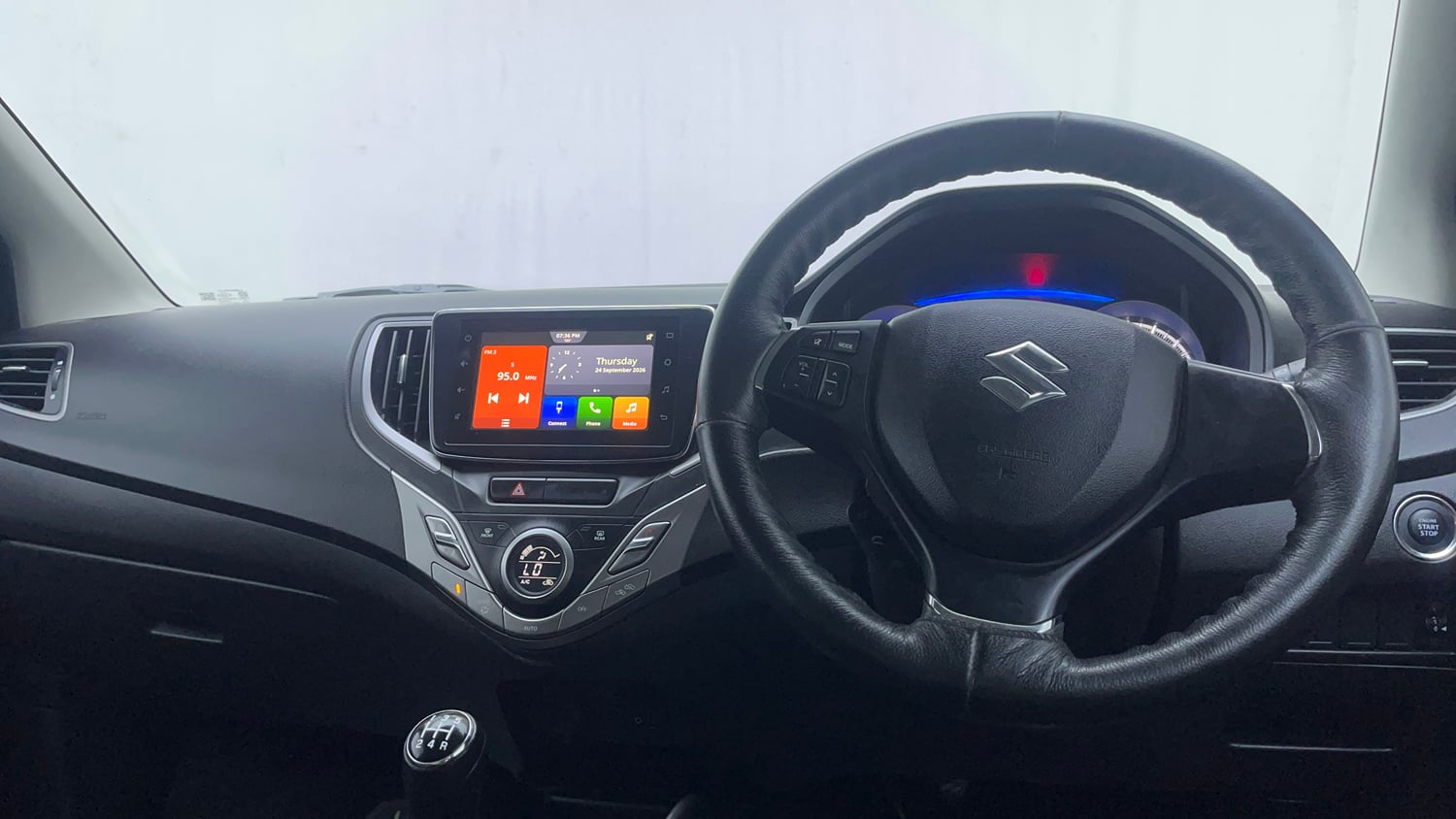 Used 2021 Maruti Suzuki Baleno Zeta Petrol Manual interior DASHBOARD VIEW