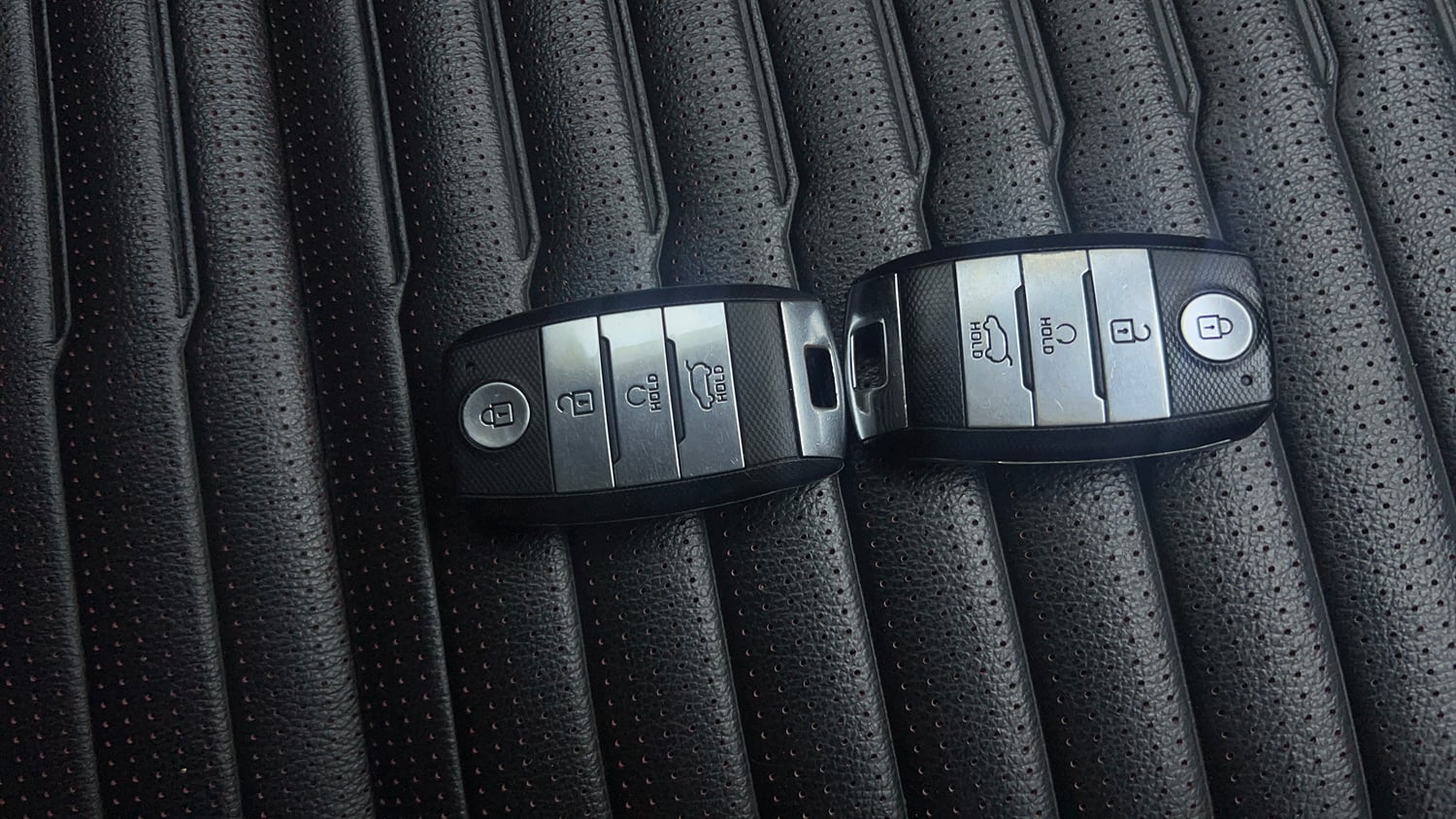 Used 2022 Kia Sonet GTX Plus 1.5 AT Diesel Automatic extra CAR KEY VIEW
