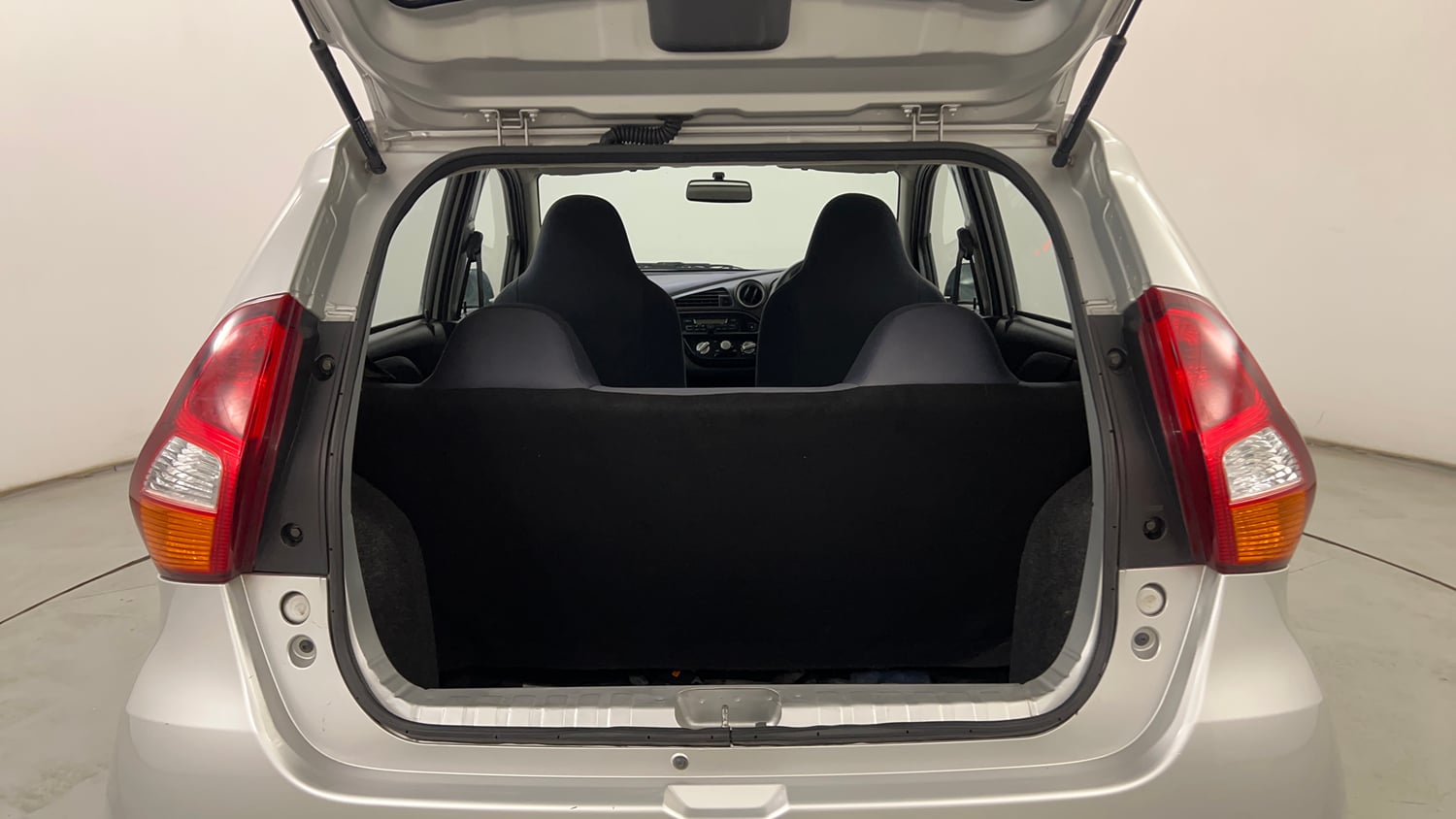 Used 2019 Datsun Redi-GO S 1.0 Petrol Manual interior DICKY INSIDE VIEW
