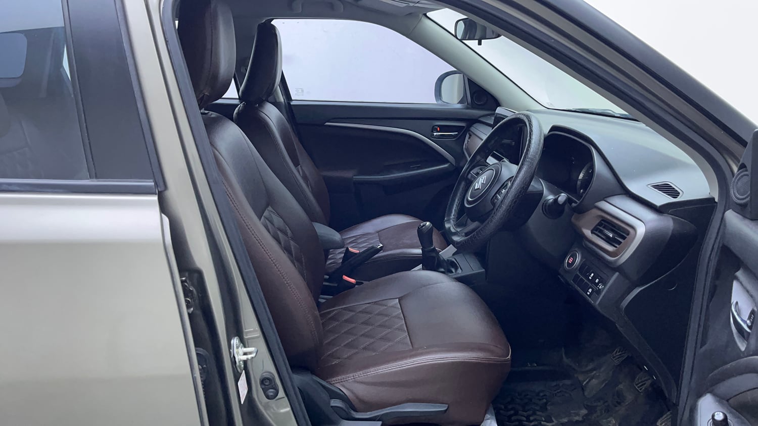 Used 2024 Maruti Suzuki Brezza ZXi Petrol Manual interior RIGHT SIDE FRONT DOOR CABIN VIEW