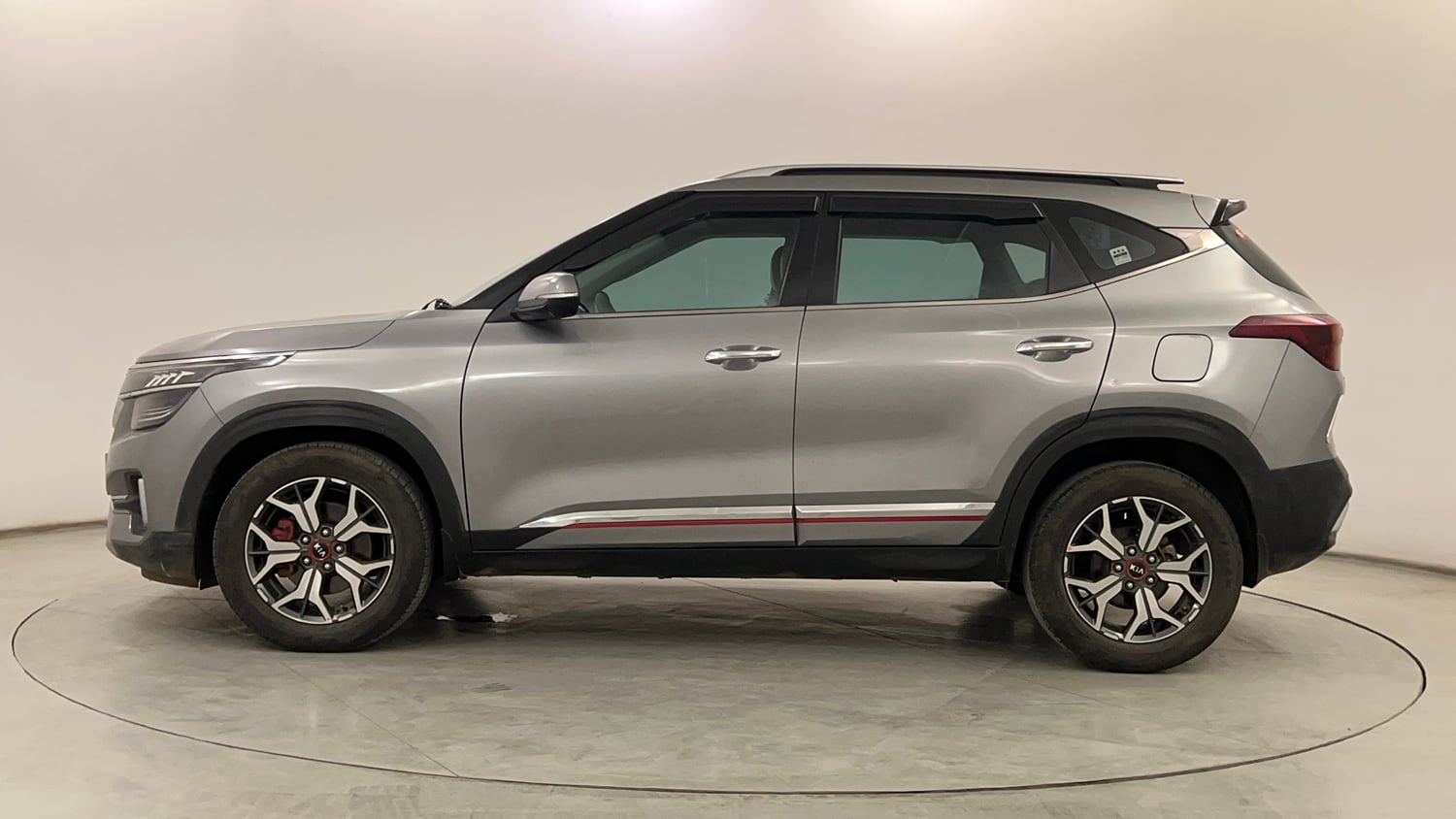 Used 2020 Kia Seltos GTX Plus AT 1.5 Diesel Diesel Automatic exterior LEFT SIDE VIEW
