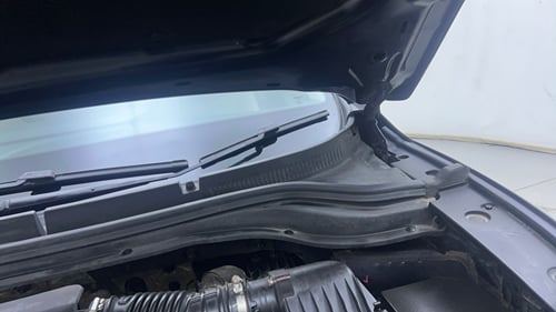 Used 2022 Mahindra XUV700 AX 7 Petrol AT Luxury Pack 7 STR Petrol Automatic engine ENGINE LEFT SIDE HINGE & APRON VIEW