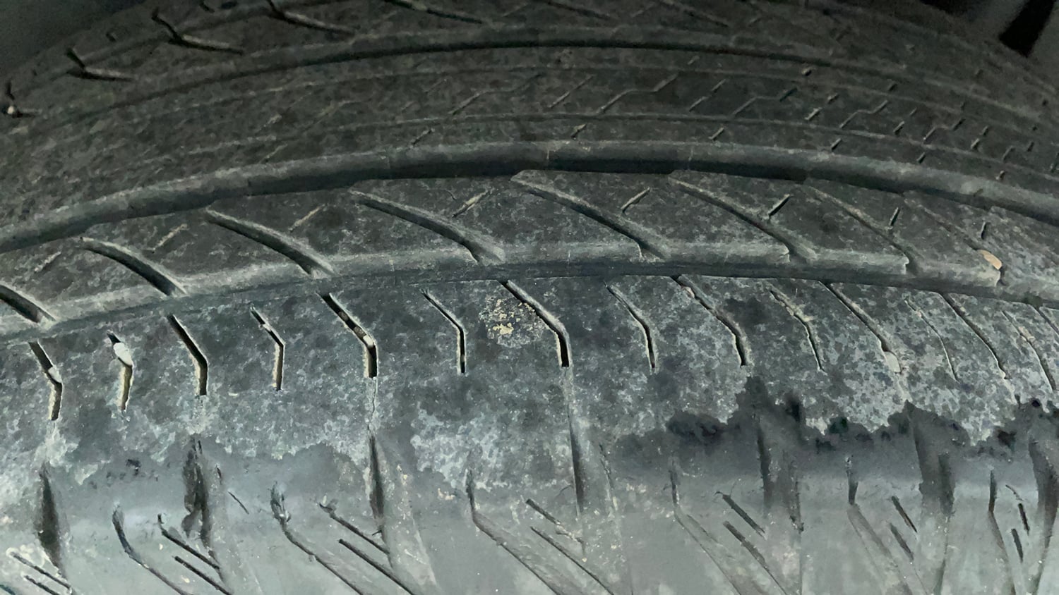 Used 2022 Tata Harrier XZA Plus Dark Edition Diesel Automatic tyres RIGHT REAR TYRE TREAD VIEW