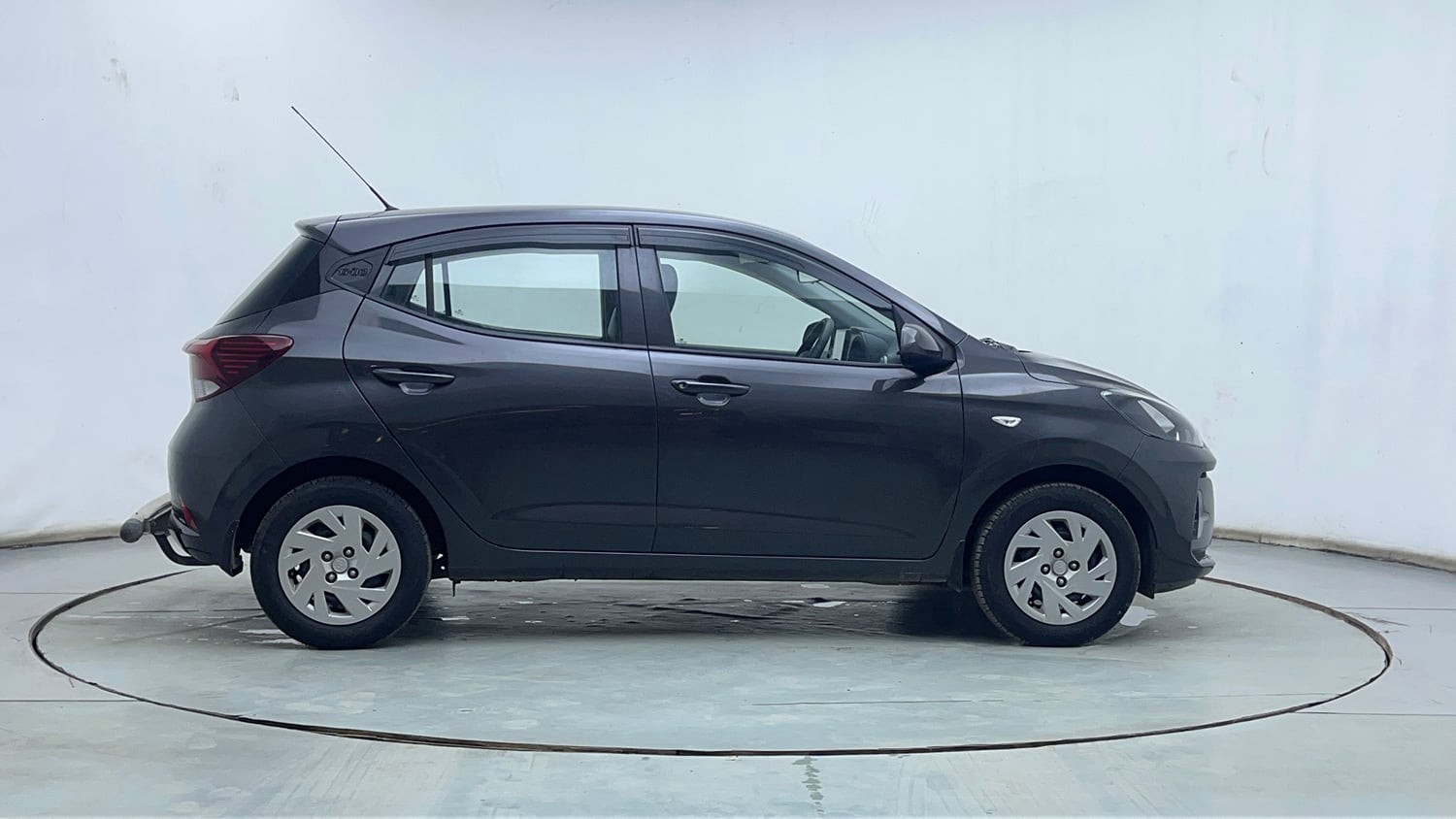 Used 2024 Hyundai Grand i10 Nios Magna 1.2 Kappa Petrol Manual exterior RIGHT SIDE VIEW