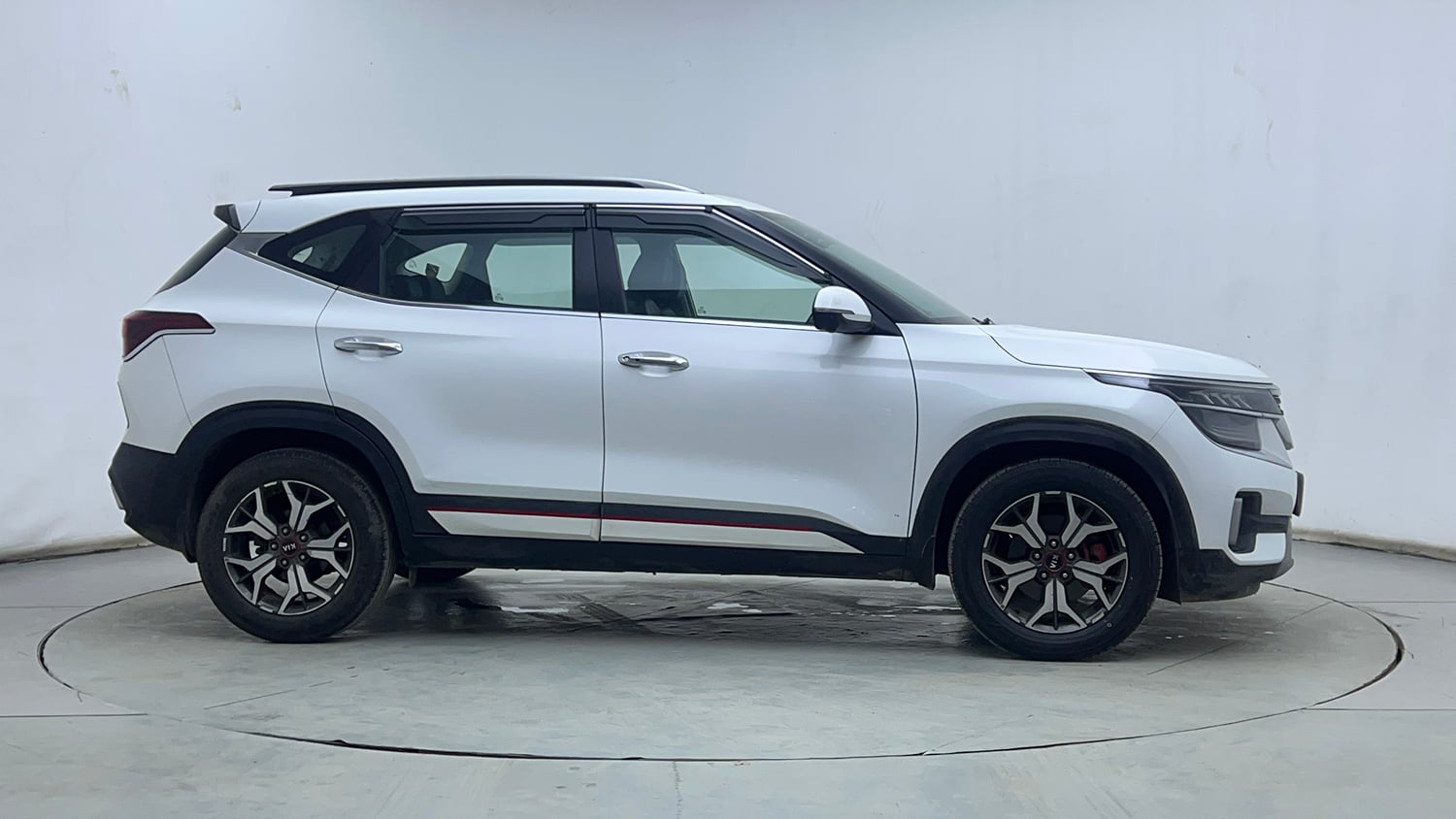 Used 2020 Kia Seltos GTX Plus 1.4 Petrol Manual exterior RIGHT SIDE VIEW