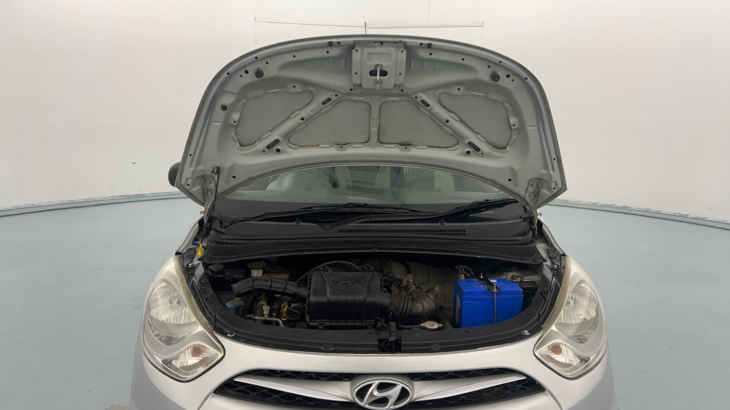 Used 2014 Hyundai i10 Magna 1.1 iRDE2 Petrol Manual engine ENGINE & BONNET OPEN FRONT VIEW