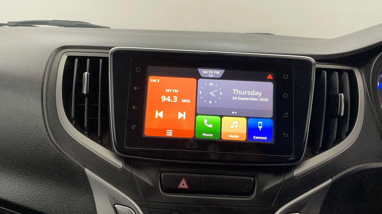 Used 2021 Maruti Suzuki Baleno Zeta Petrol Manual top_features Touch screen infotainment system