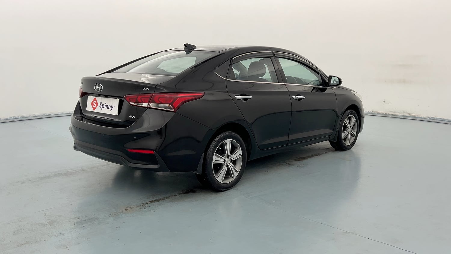 Used 2019 Hyundai Verna SX Plus 1.6 VTVT AT Petrol Automatic exterior RIGHT REAR CORNER VIEW