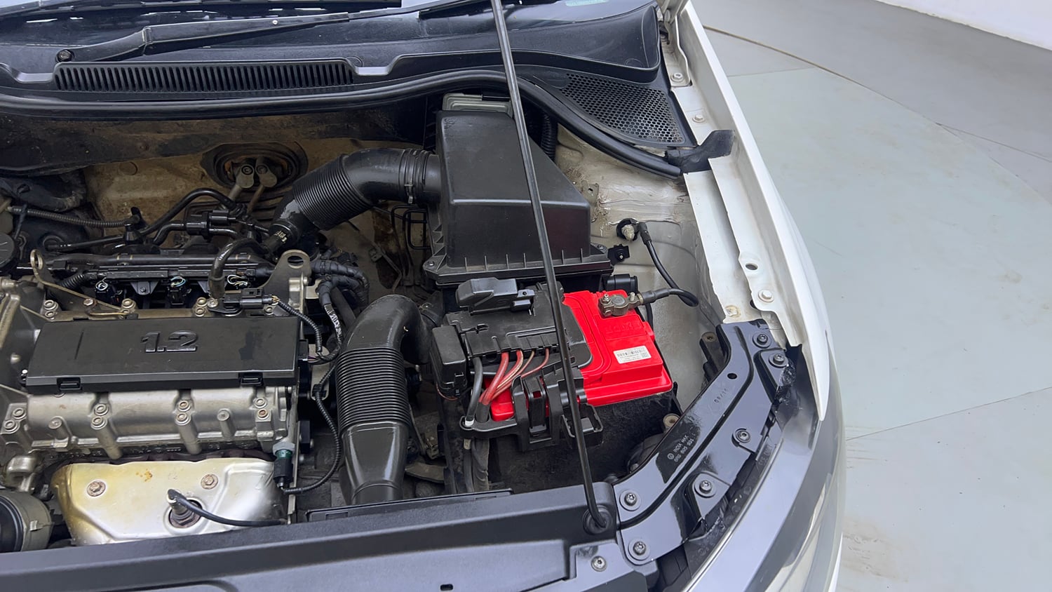 Used 2016 Volkswagen Polo Highline1.2L (P) Petrol Manual engine ENGINE LEFT SIDE VIEW