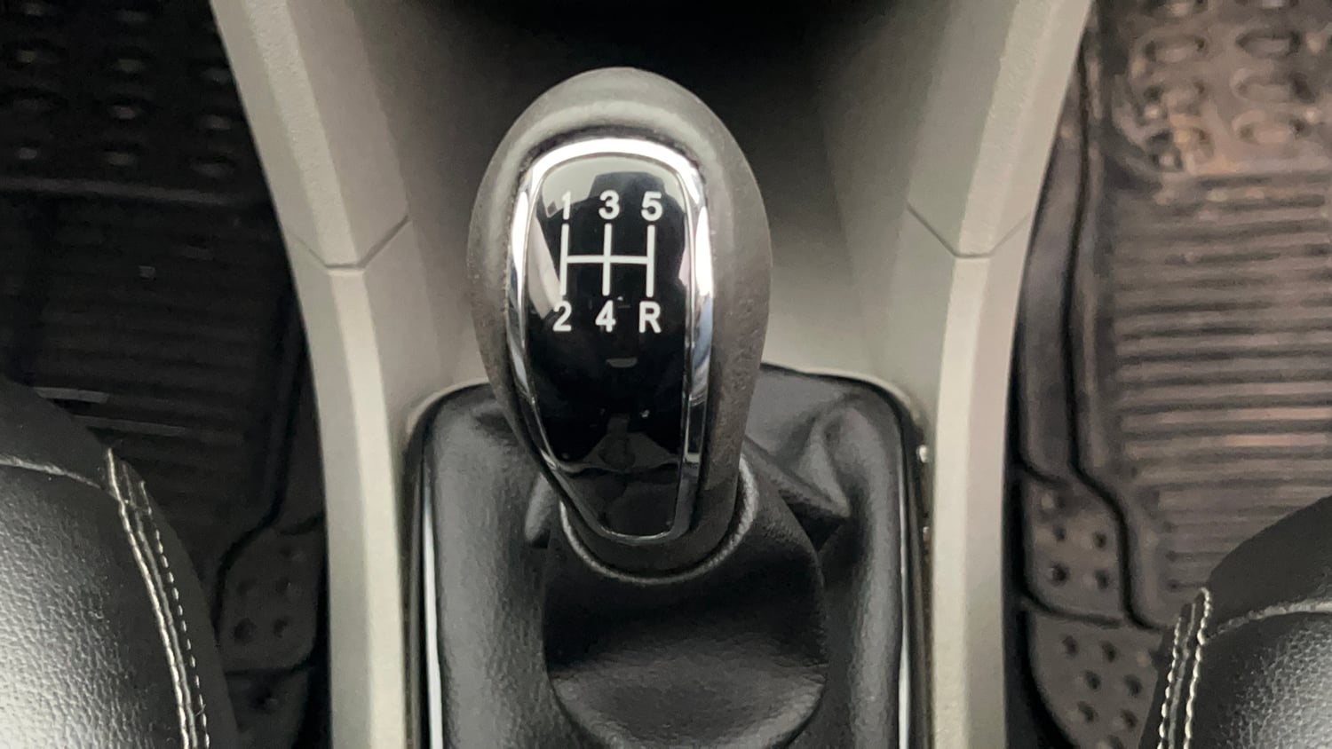 Used 2019 Tata Tiago Revotron XZ Petrol Manual interior GEAR  KNOB VIEW