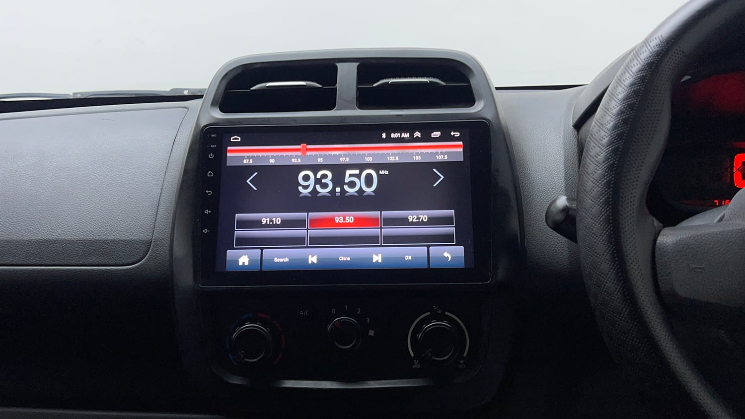 Used 2016 Renault Kwid RXL Petrol Manual top_features Integrated (in-dash) music system