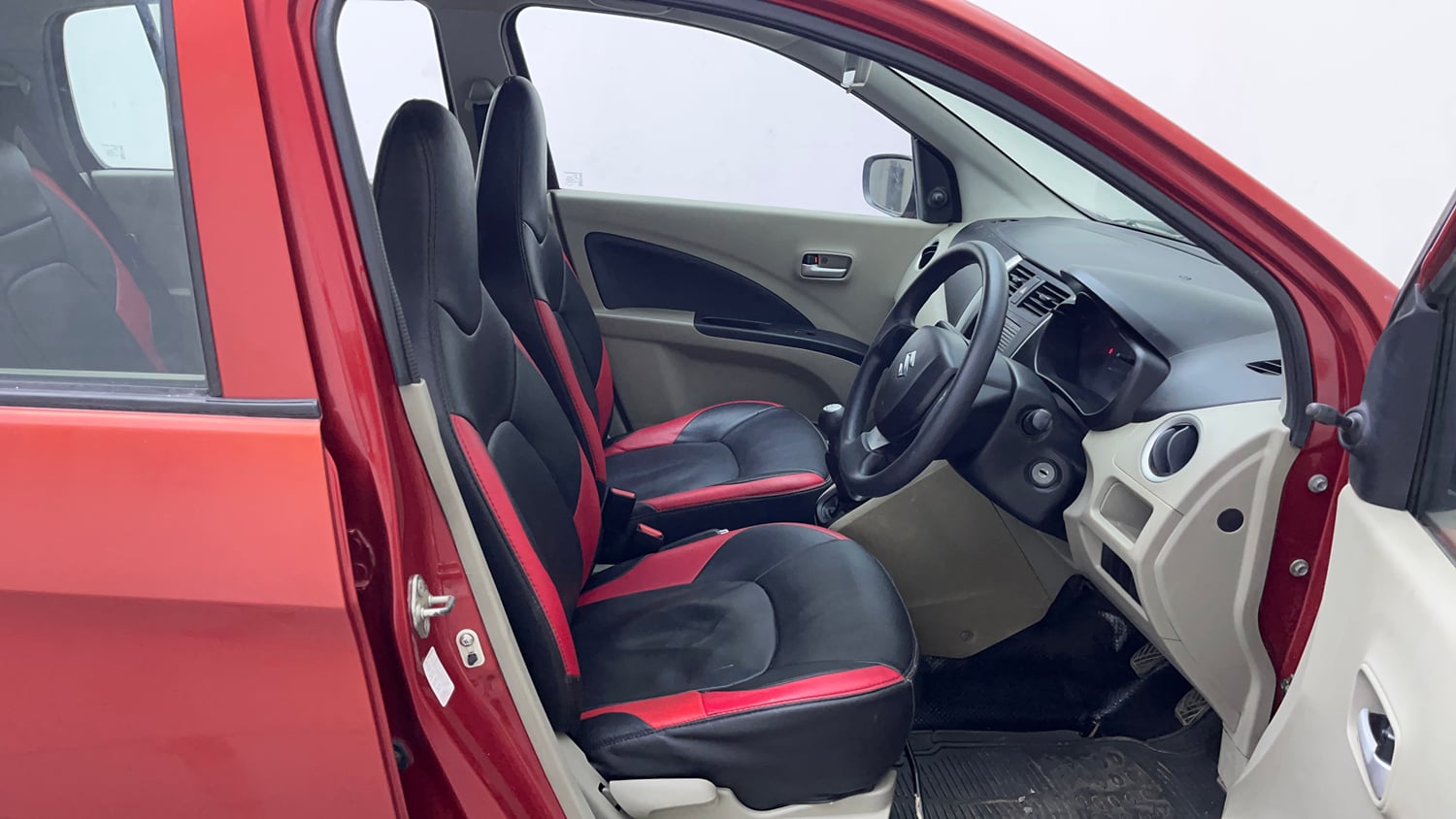 Used 2014 Maruti Suzuki Celerio VXi Petrol Manual interior RIGHT SIDE FRONT DOOR CABIN VIEW