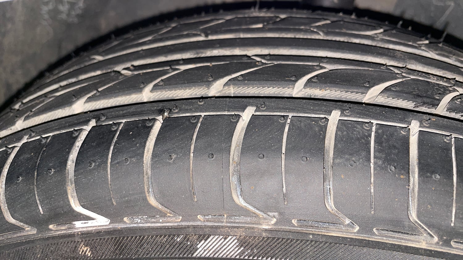 Used 2017 Ford Figo Aspire Titanium 1.2 Ti-VCT Petrol Manual tyres RIGHT FRONT TYRE TREAD VIEW