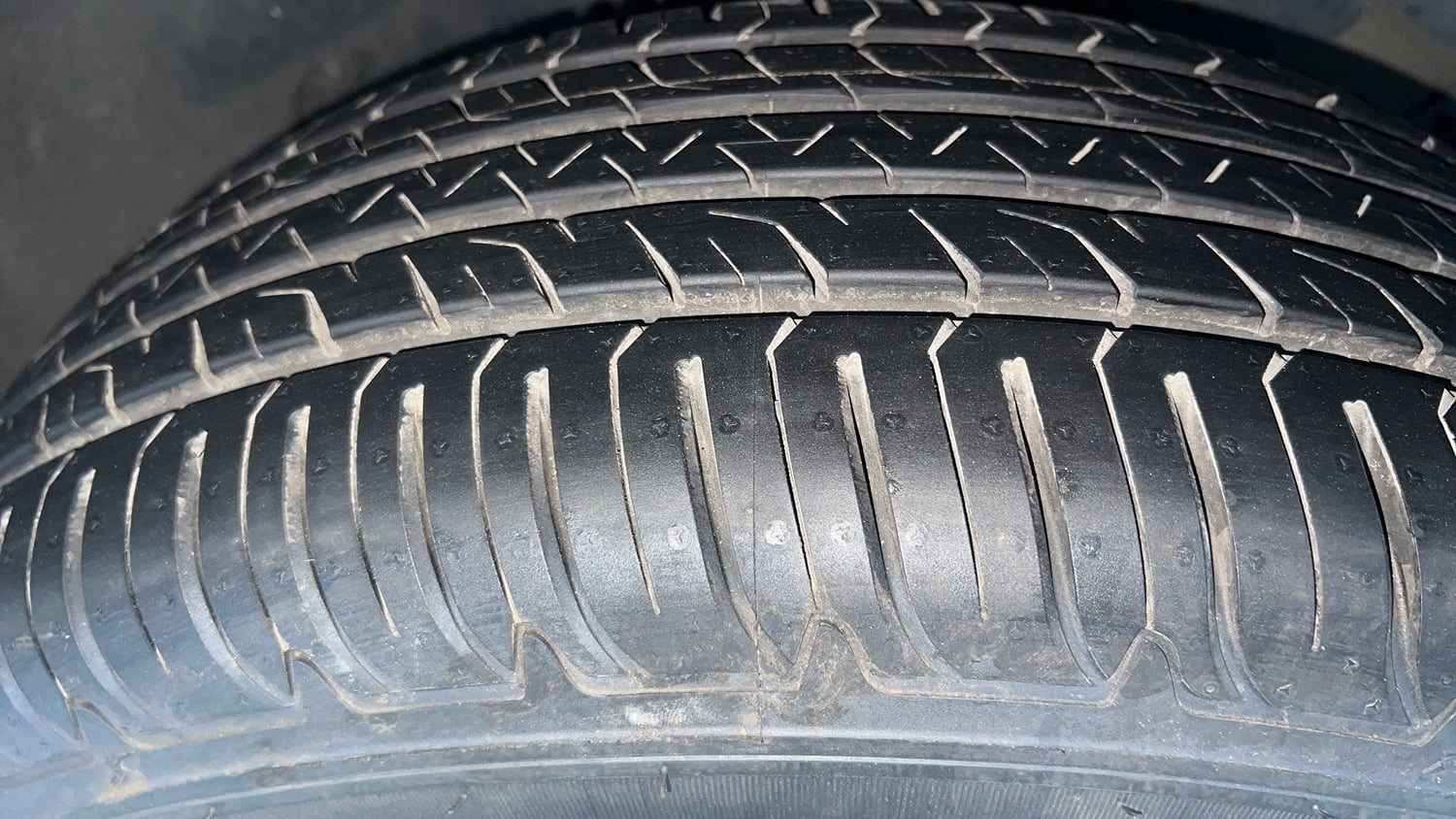 Used 2019 Renault Duster RXS CVT Petrol Automatic tyres RIGHT FRONT TYRE TREAD VIEW