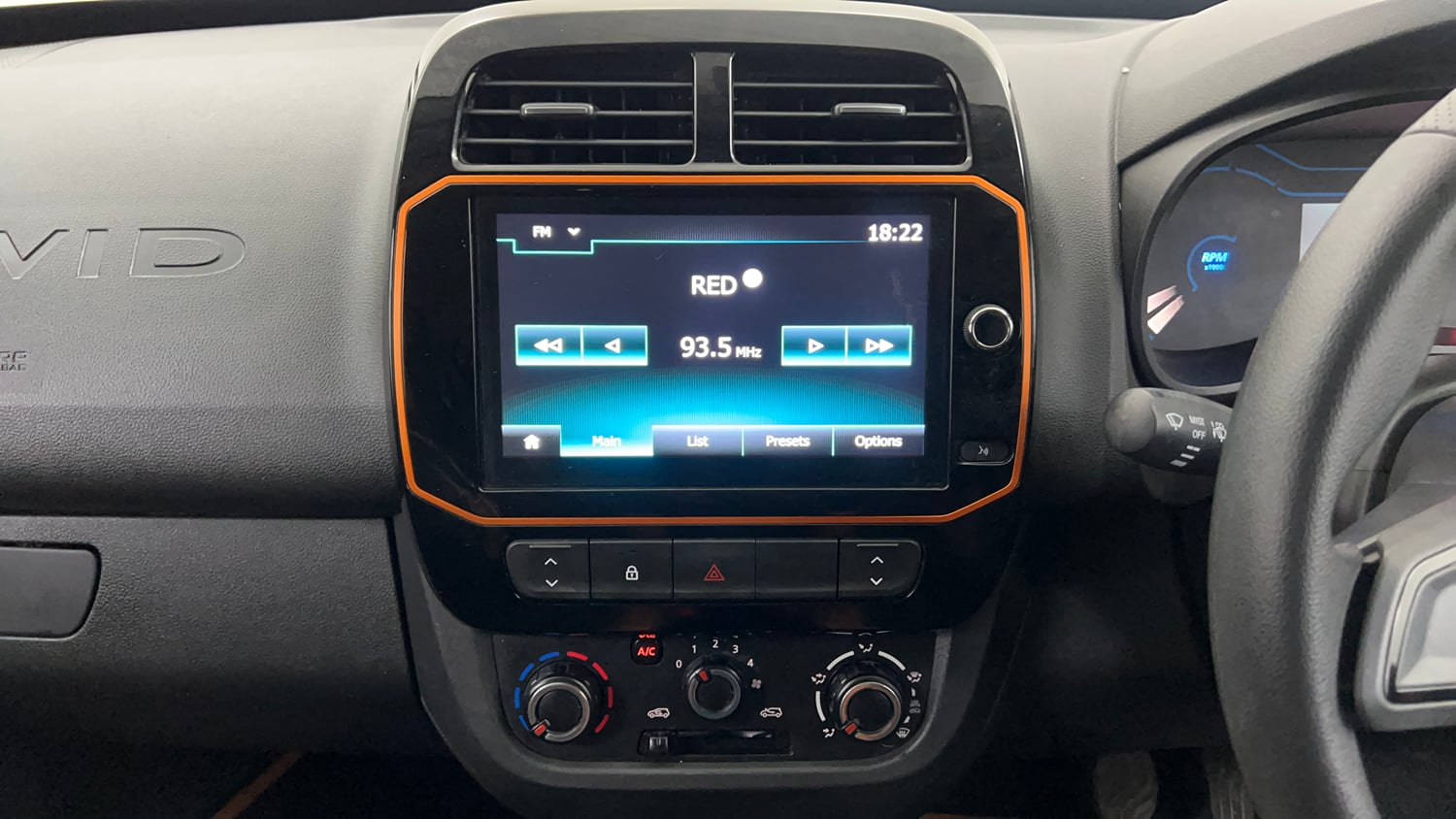 Used 2019 Renault Kwid CLIMBER 1.0 AMT Opt Petrol Automatic interior MUSIC SYSTEM & AC CONTROL VIEW