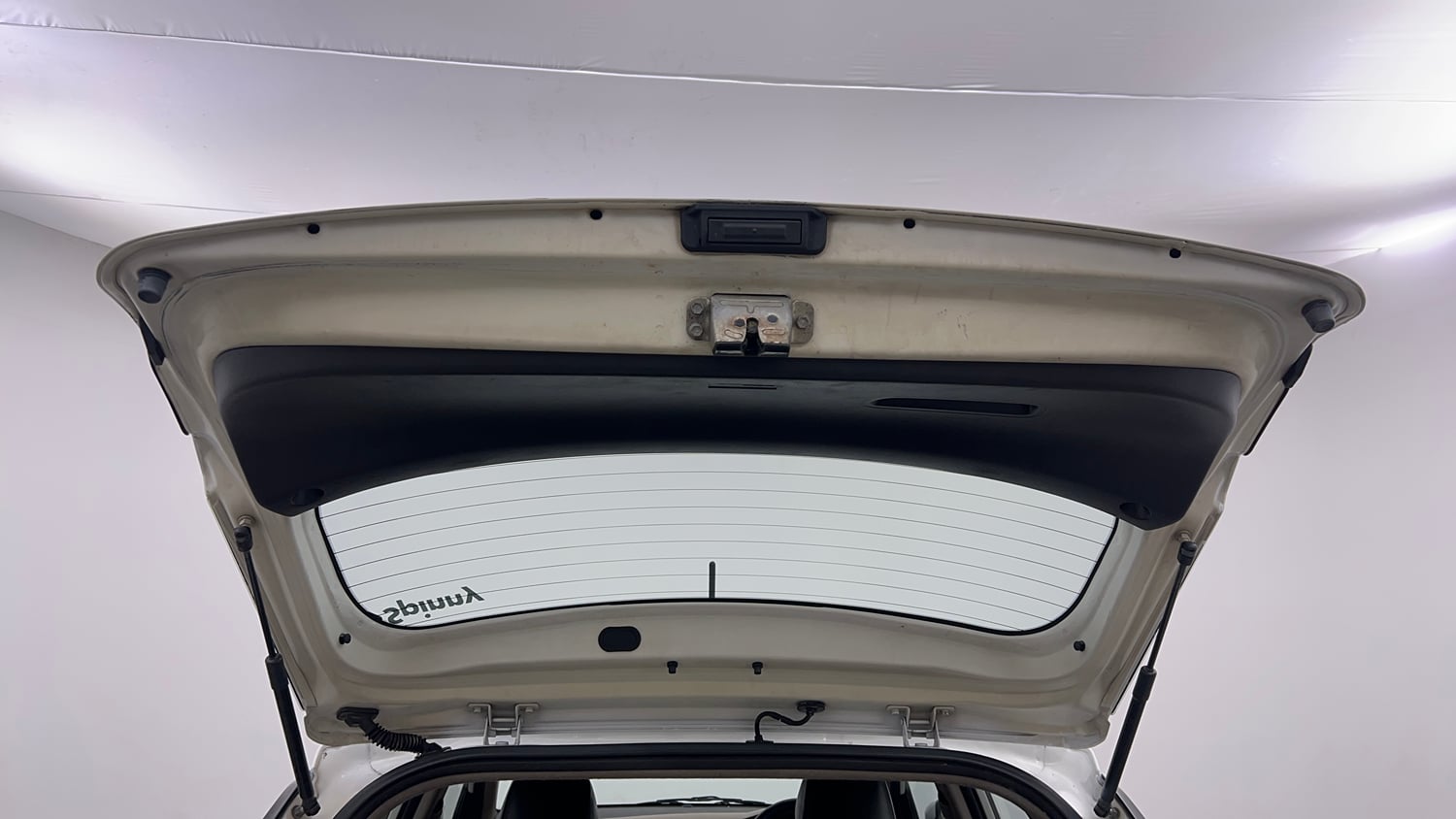 Used 2018 Hyundai Elite i20 Asta 1.4 CRDI (O) Diesel Manual interior DICKY DOOR OPEN VIEW