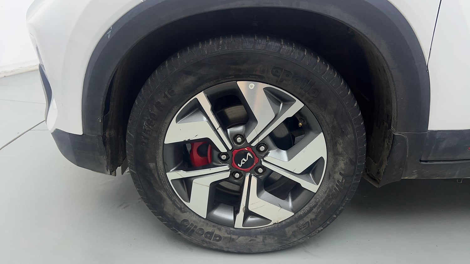 Used 2022 Kia Sonet GTX Plus 1.5 AT Diesel Automatic tyres LEFT FRONT TYRE RIM VIEW