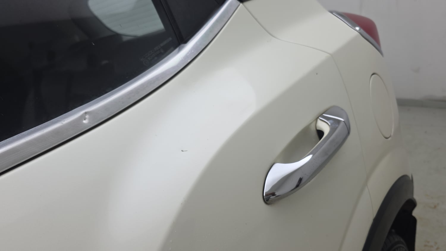 Used 2020 Mahindra XUV 300 W8 (O) 1.5 Diesel Diesel Manual dents MINOR SCRATCH
