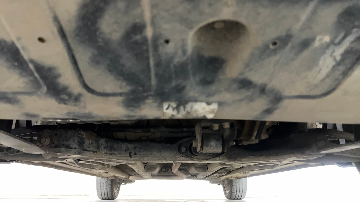 Used 2019 Hyundai Elite i20 Asta 1.2 (O) Petrol Manual extra FRONT LEFT UNDERBODY VIEW