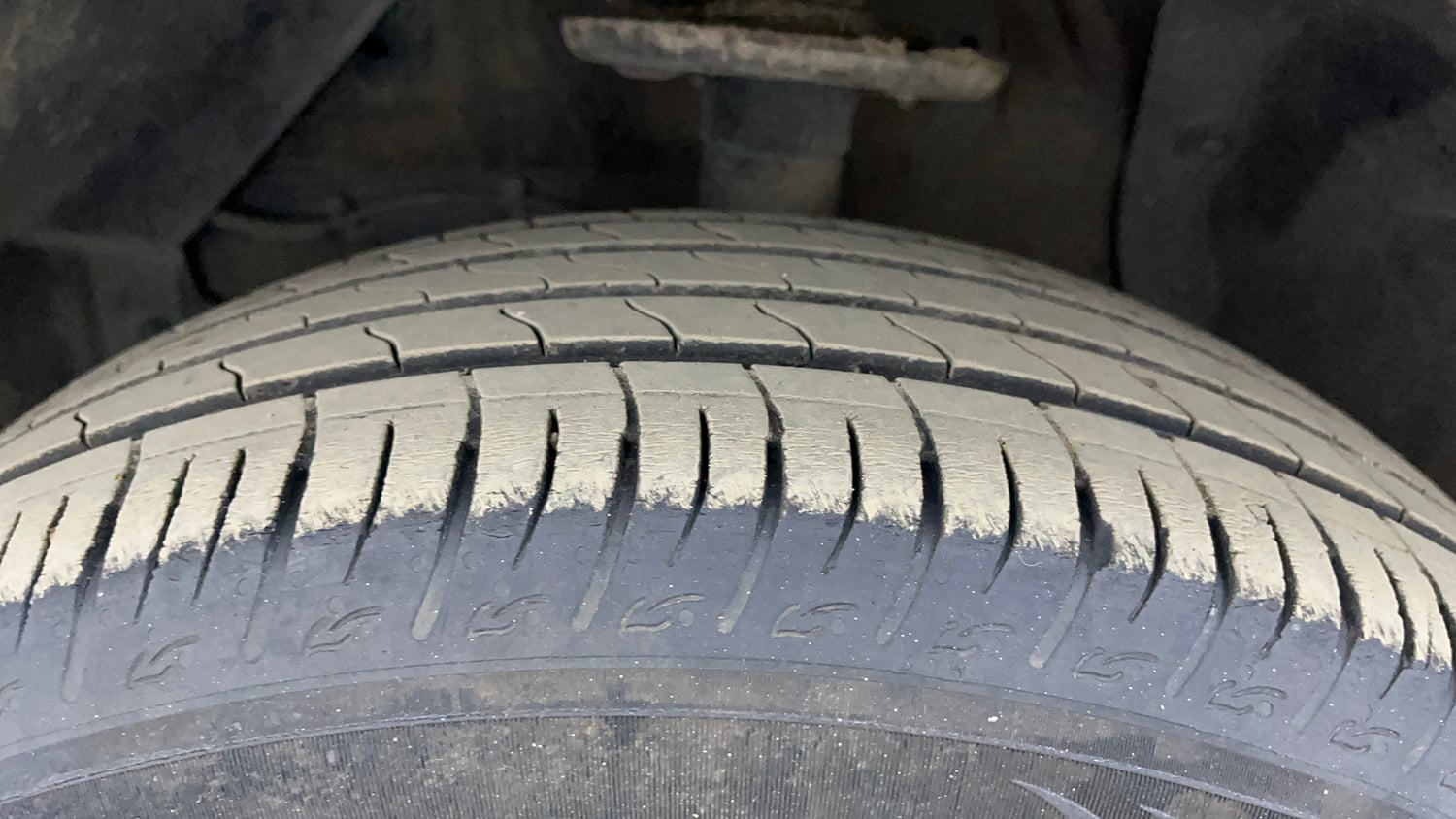 Used 2024 Maruti Suzuki Brezza ZXi Petrol Manual tyres LEFT FRONT TYRE TREAD VIEW
