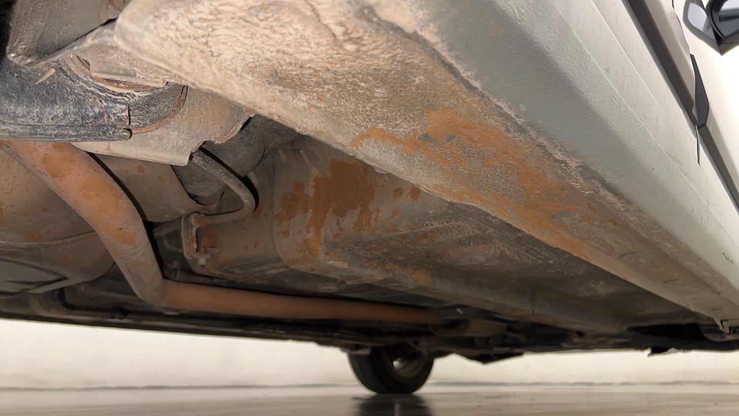 Used 2018 Hyundai Grand i10 Magna AT 1.2 Kappa VTVT Petrol Automatic extra REAR RIGHT UNDERBODY VIEW