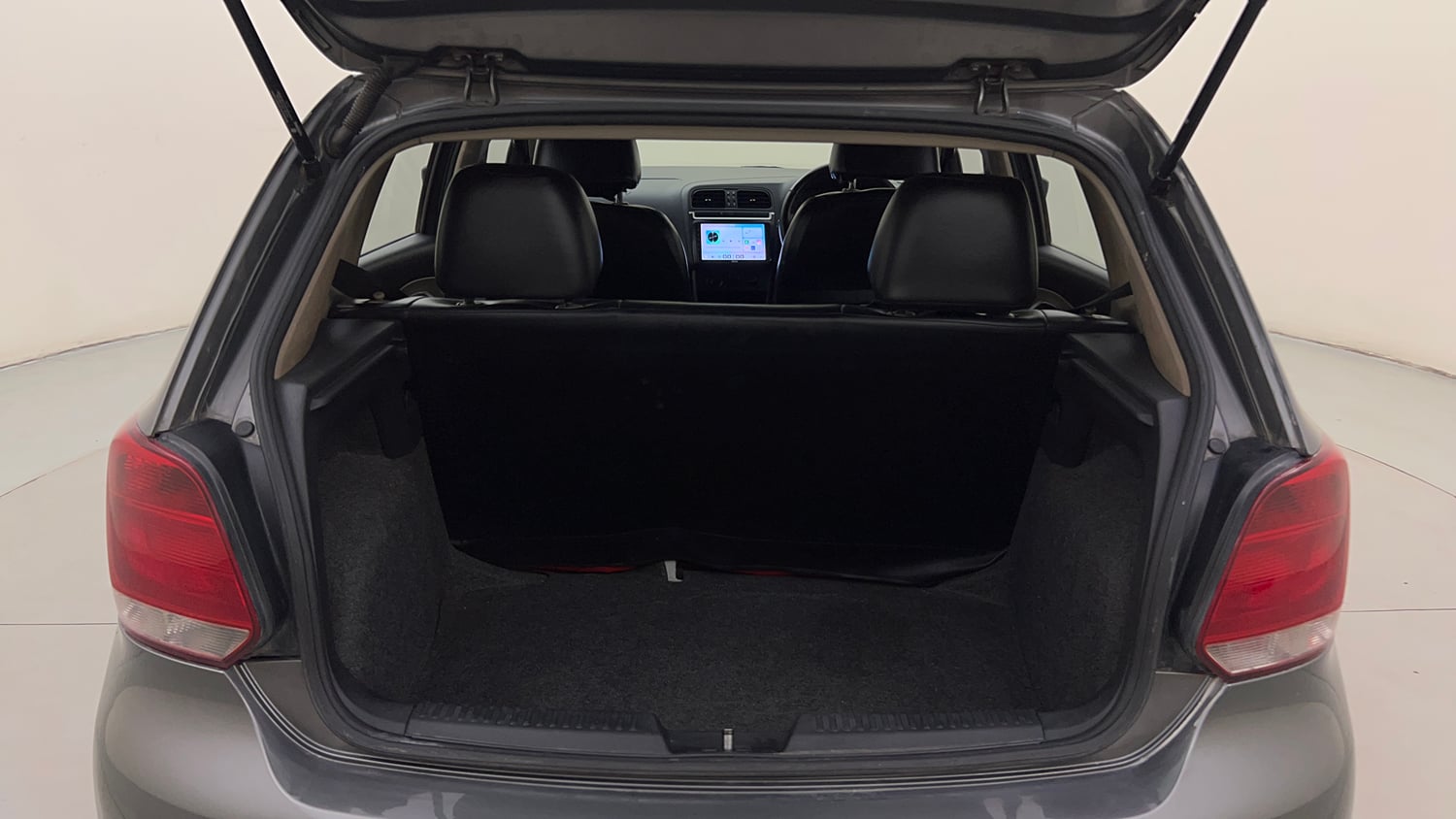 Used 2013 Volkswagen Polo Comfortline 1.2L (P) Petrol Manual interior DICKY INSIDE VIEW