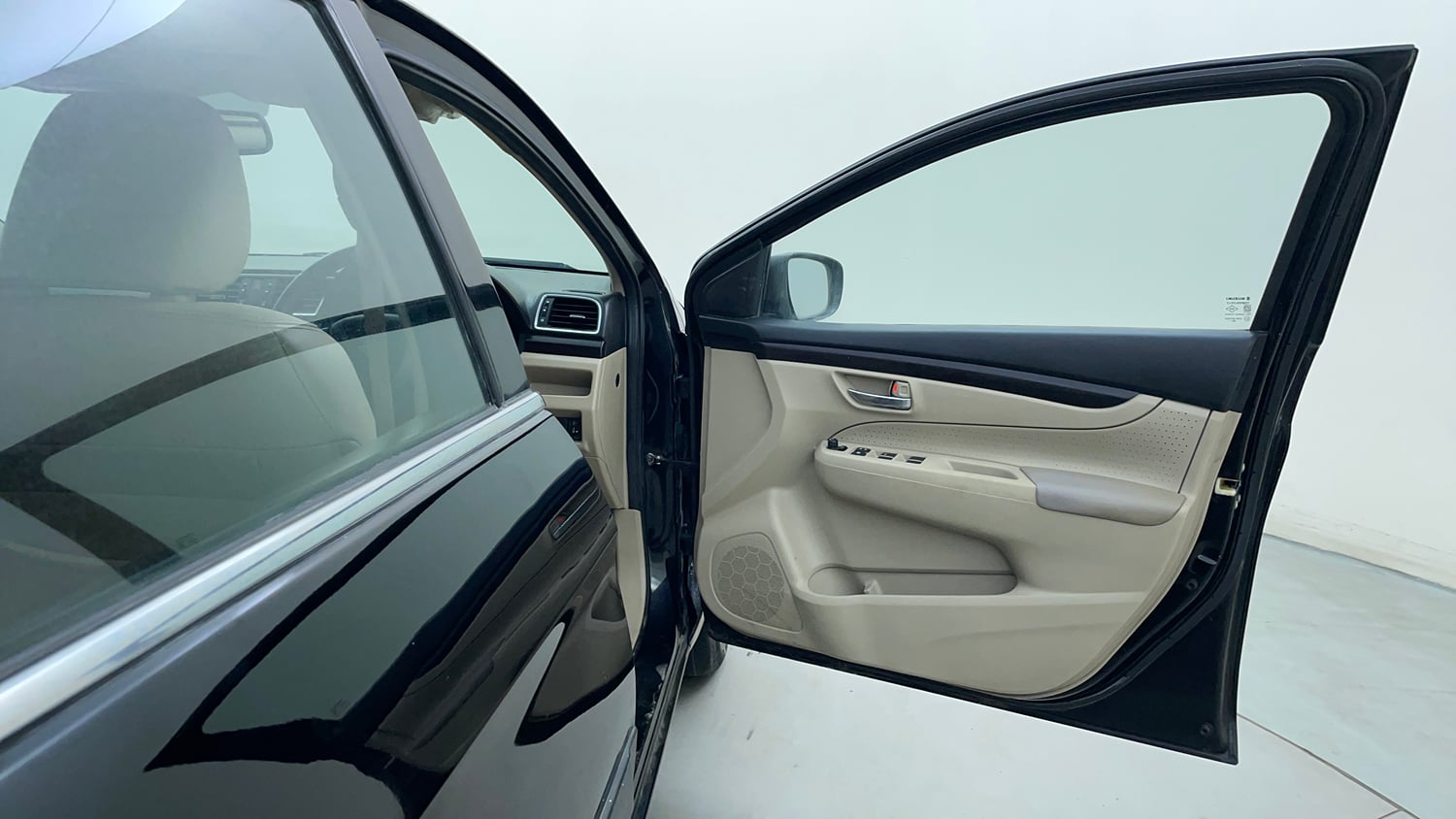 Used 2016 Maruti Suzuki Ciaz ZXi Petrol Manual interior RIGHT FRONT DOOR OPEN VIEW