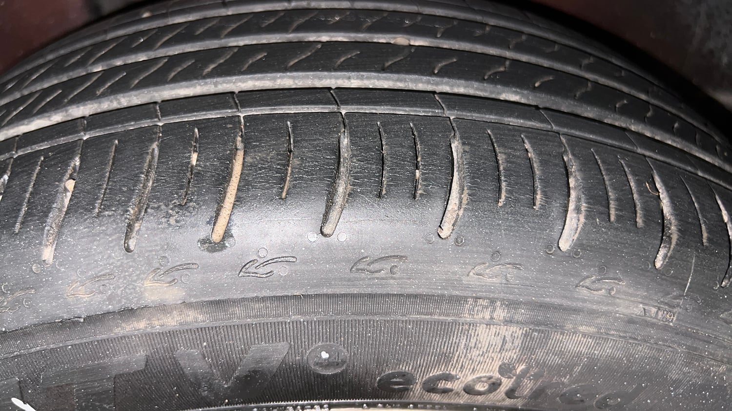 Used 2016 Volkswagen Polo Highline1.2L (P) Petrol Manual tyres RIGHT REAR TYRE TREAD VIEW