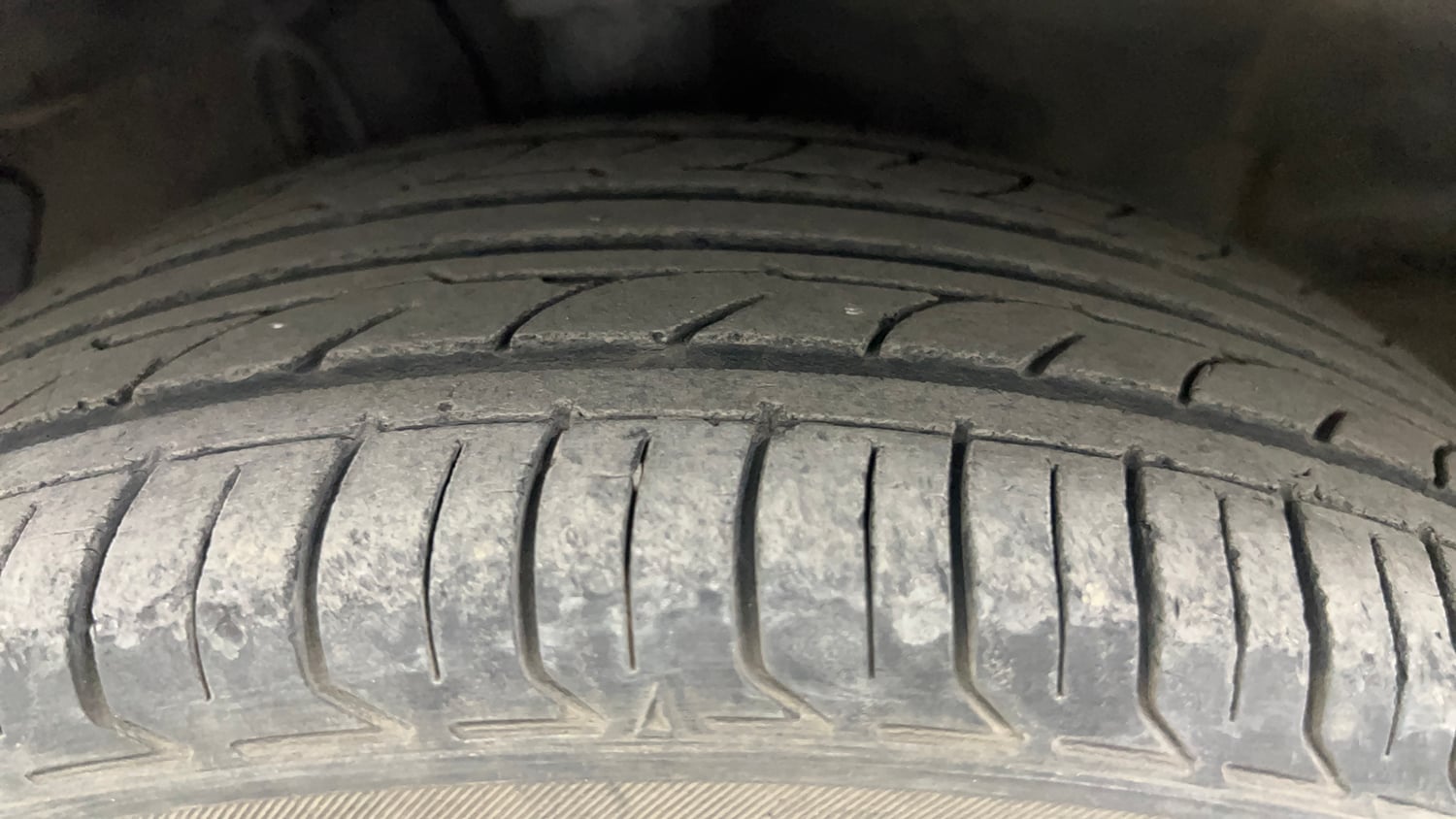 Used 2012 Hyundai i20 Sportz 1.2 Petrol Manual tyres LEFT FRONT TYRE TREAD VIEW