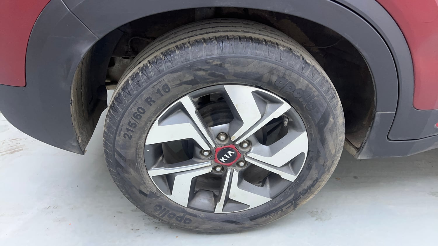 Used 2020 Kia Sonet GTX Plus 1.5 AT Diesel Automatic tyres RIGHT REAR TYRE RIM VIEW