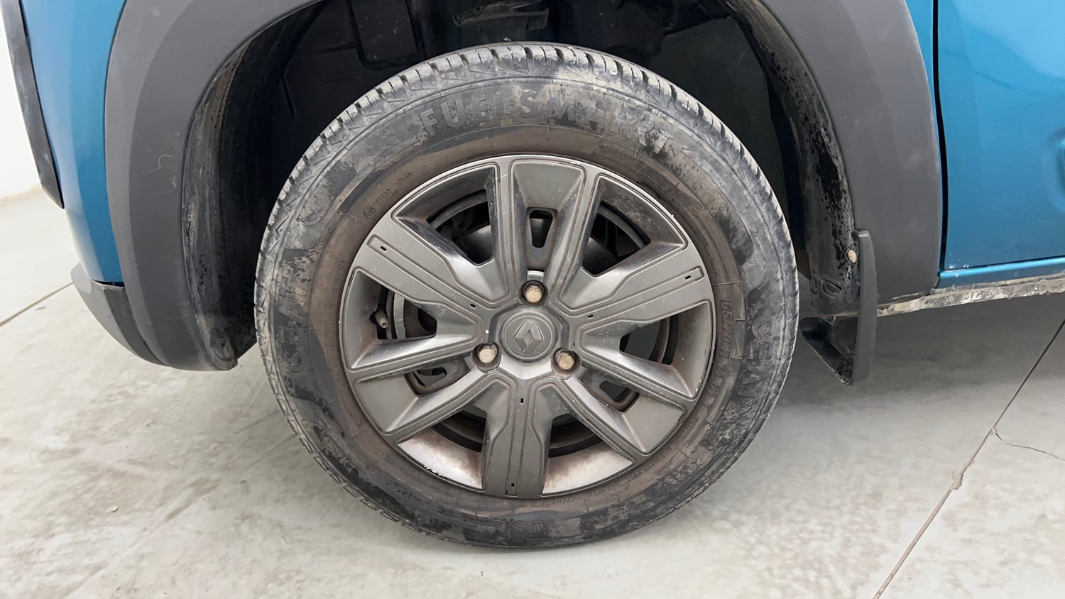 Used 2019 Renault Kwid CLIMBER 1.0 AMT Opt Petrol Automatic tyres LEFT FRONT TYRE RIM VIEW
