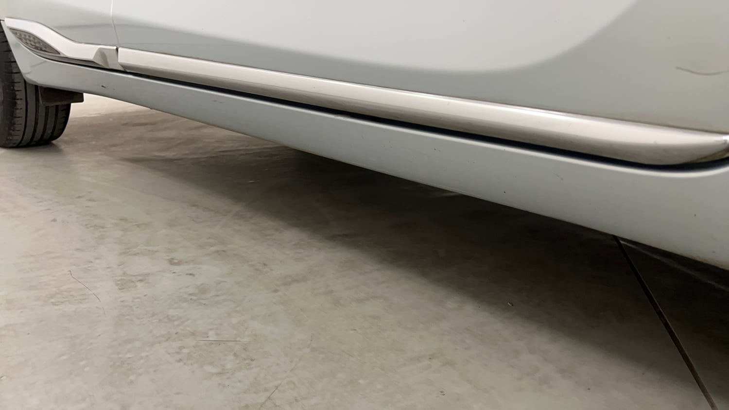 Used 2023 Toyota Glanza V AMT Petrol Automatic dents MINOR SCRATCH