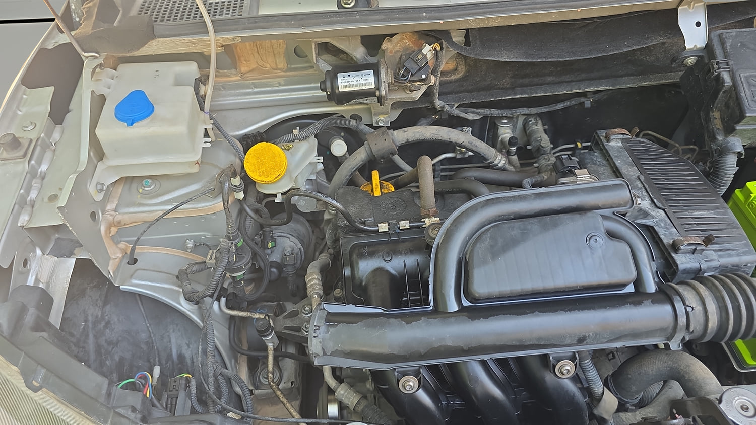 Used 2022 Renault Kwid RXL (O) 0.8 Petrol Manual engine ENGINE RIGHT SIDE VIEW