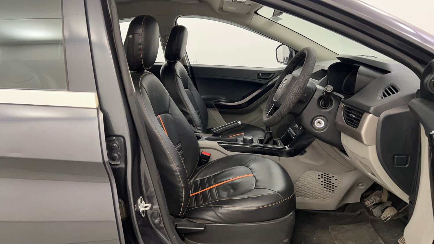 Used 2019 Tata Nexon XM Petrol Manual interior RIGHT SIDE FRONT DOOR CABIN VIEW
