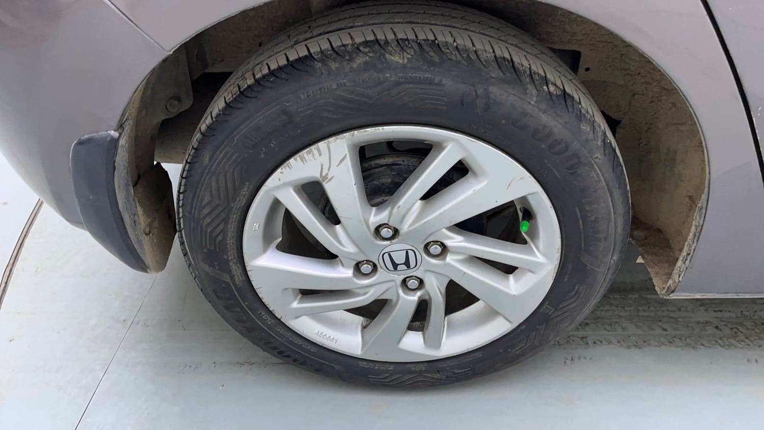 Used 2017 Honda Jazz V Petrol Petrol Manual tyres RIGHT REAR TYRE RIM VIEW