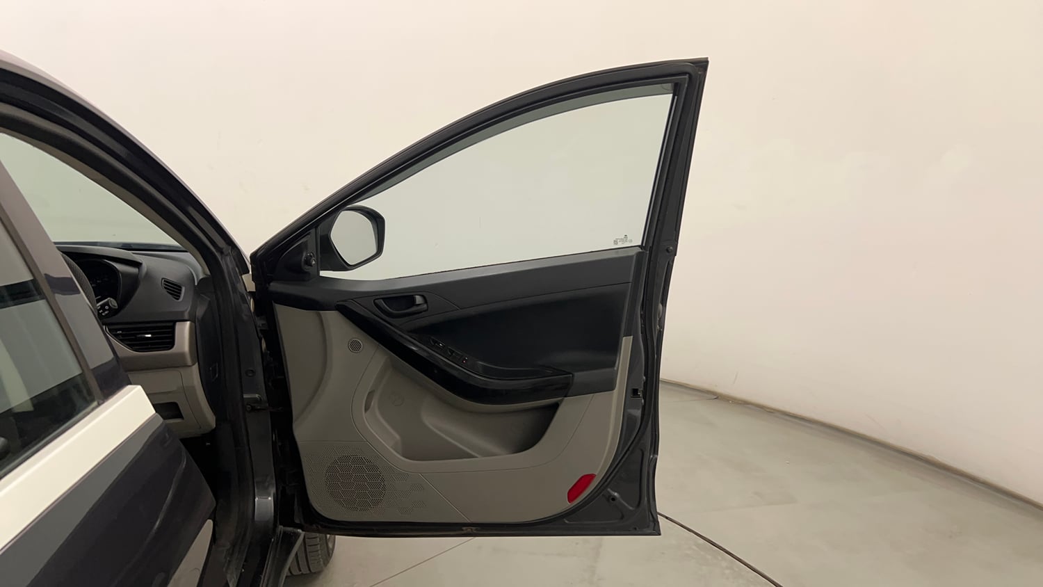 Used 2019 Tata Nexon XM Petrol Manual interior RIGHT FRONT DOOR OPEN VIEW