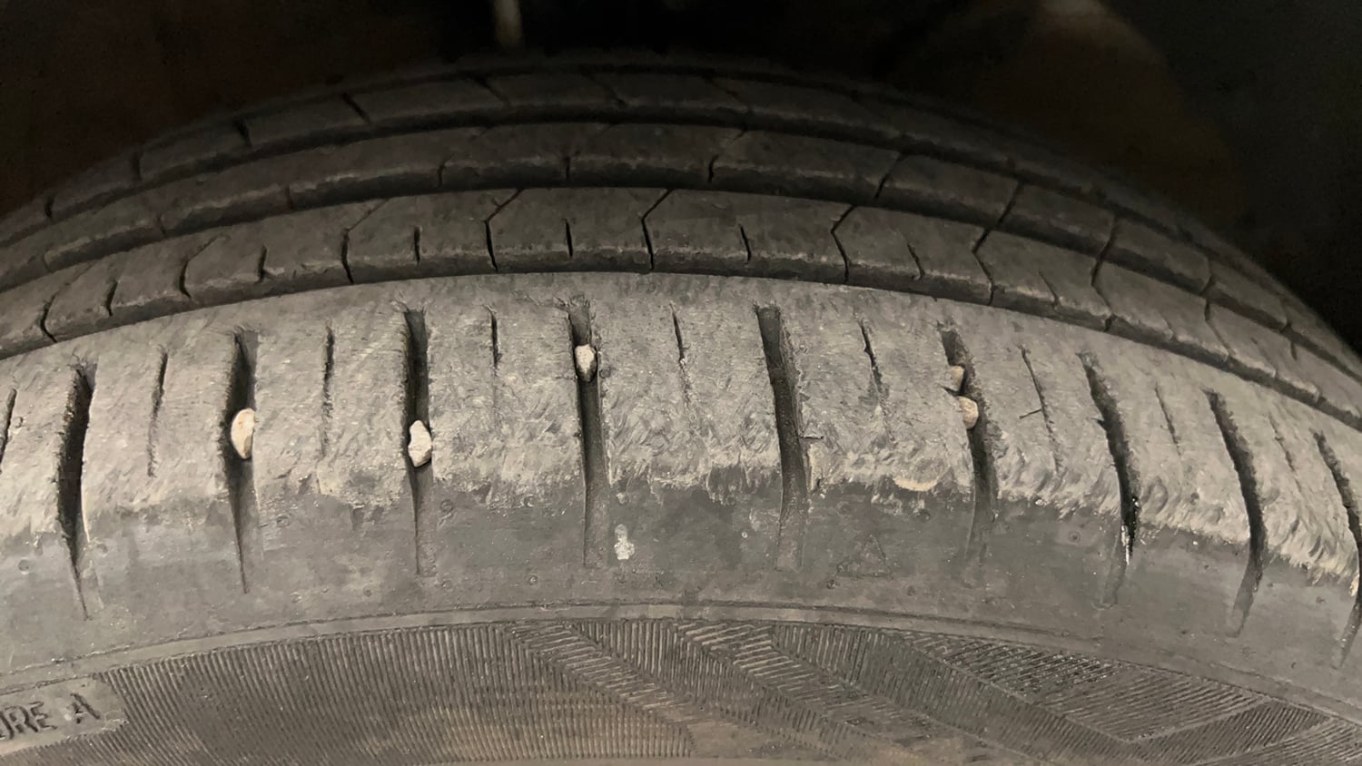 Used 2023 Toyota Glanza V AMT Petrol Automatic tyres RIGHT FRONT TYRE TREAD VIEW