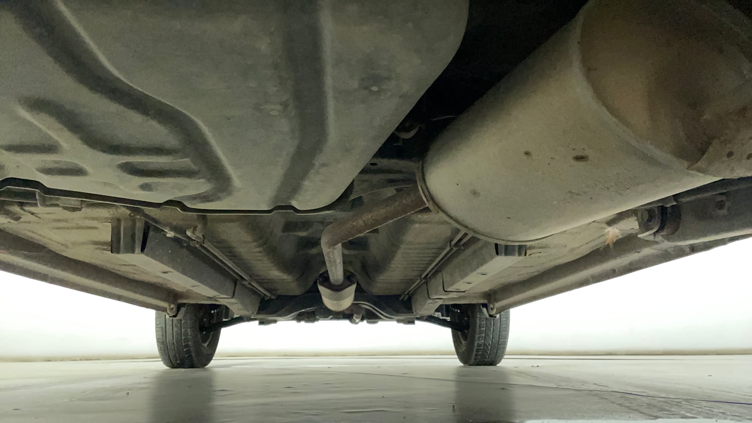Used 2015 Maruti Suzuki Wagon R VXI Petrol Manual extra REAR UNDERBODY VIEW (TAKEN FROM REAR)