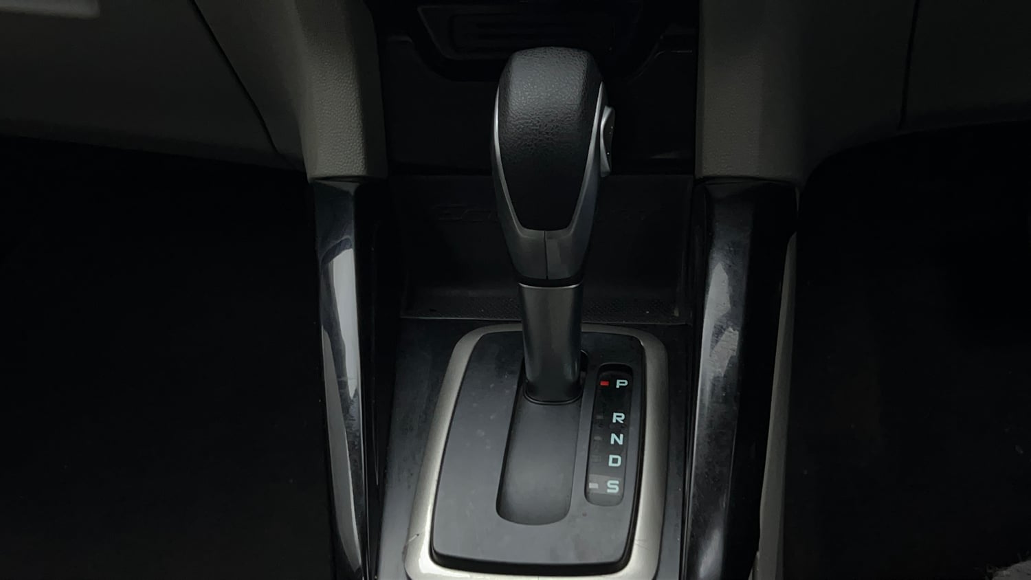 Used 2014 Ford EcoSport Titanium 1.5 Ti-VCT AT Petrol Automatic interior GEAR  KNOB VIEW