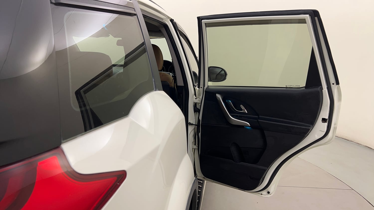 Used 2019 Mahindra XUV500 W7 Diesel Manual interior RIGHT REAR DOOR OPEN VIEW