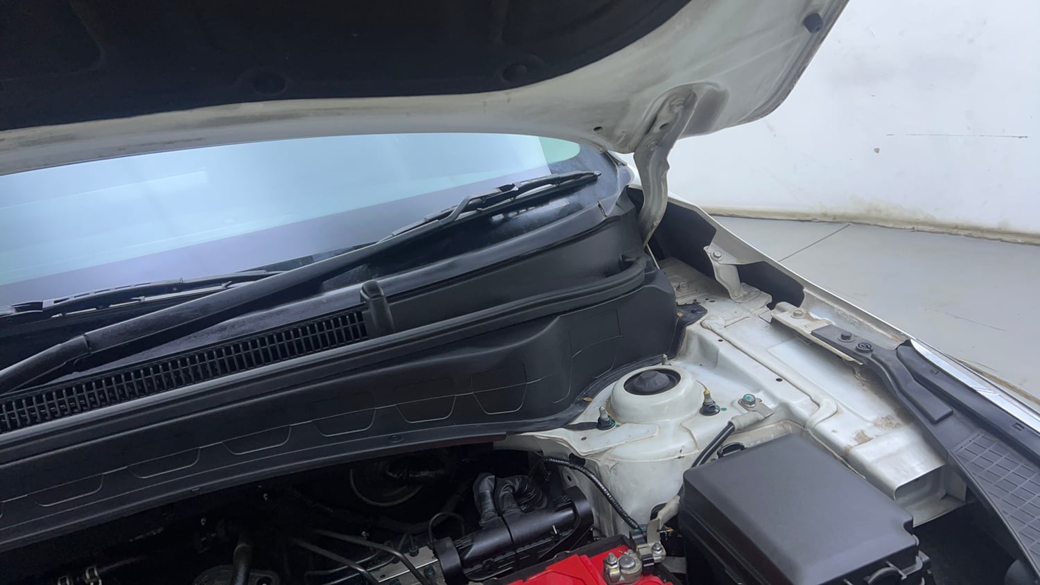 Used 2020 Kia Seltos GTX Plus 1.4 Petrol Manual engine ENGINE LEFT SIDE HINGE & APRON VIEW