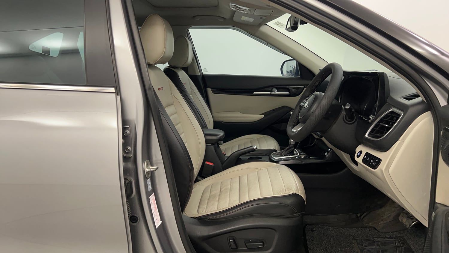 Used 2020 Kia Seltos GTX Plus AT 1.5 Diesel Diesel Automatic interior RIGHT SIDE FRONT DOOR CABIN VIEW