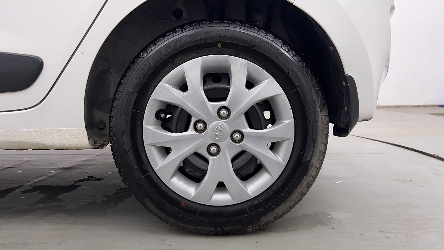 Used 2016 Hyundai Grand i10 Magna 1.2 Kappa VTVT Petrol Manual tyres LEFT REAR TYRE RIM VIEW
