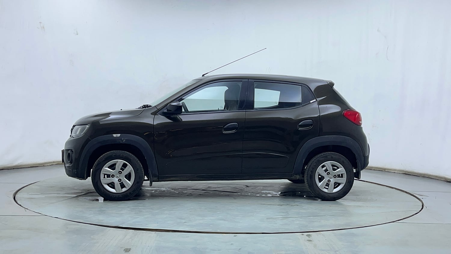 Used 2016 Renault Kwid RXT Petrol Manual exterior LEFT SIDE VIEW