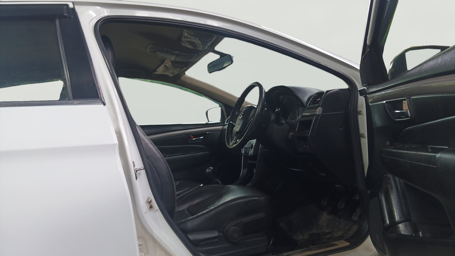 Used 2016 Maruti Suzuki Ciaz ZXi+ RS Petrol Manual interior RIGHT SIDE FRONT DOOR CABIN VIEW