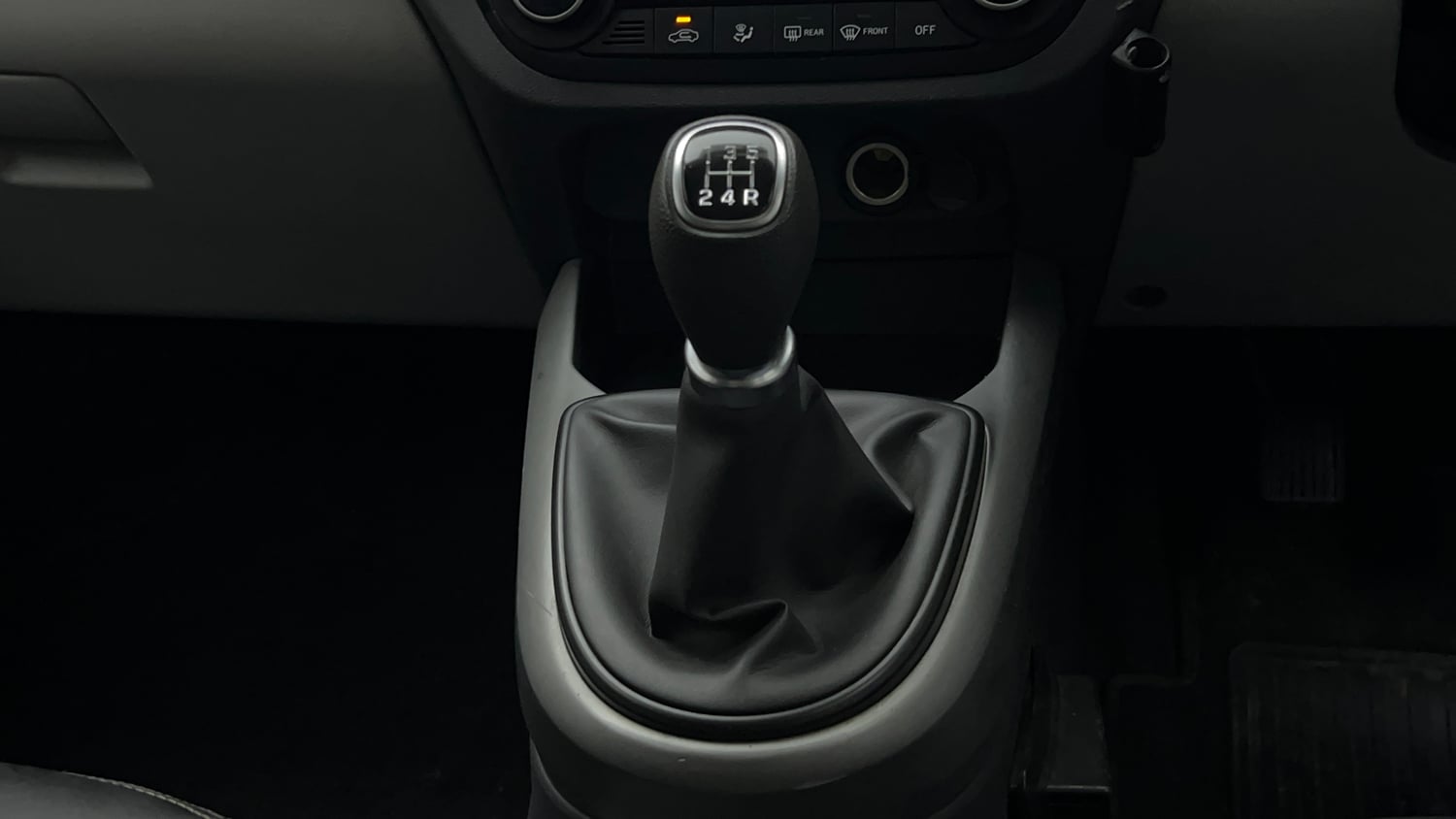 Used 2022 Hyundai Grand i10 Nios Sportz 1.2 Kappa VTVT CNG Cng Manual interior GEAR  KNOB VIEW