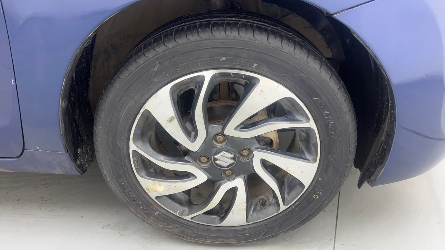 Used 2021 Maruti Suzuki Baleno Zeta Petrol Manual tyres RIGHT FRONT TYRE RIM VIEW